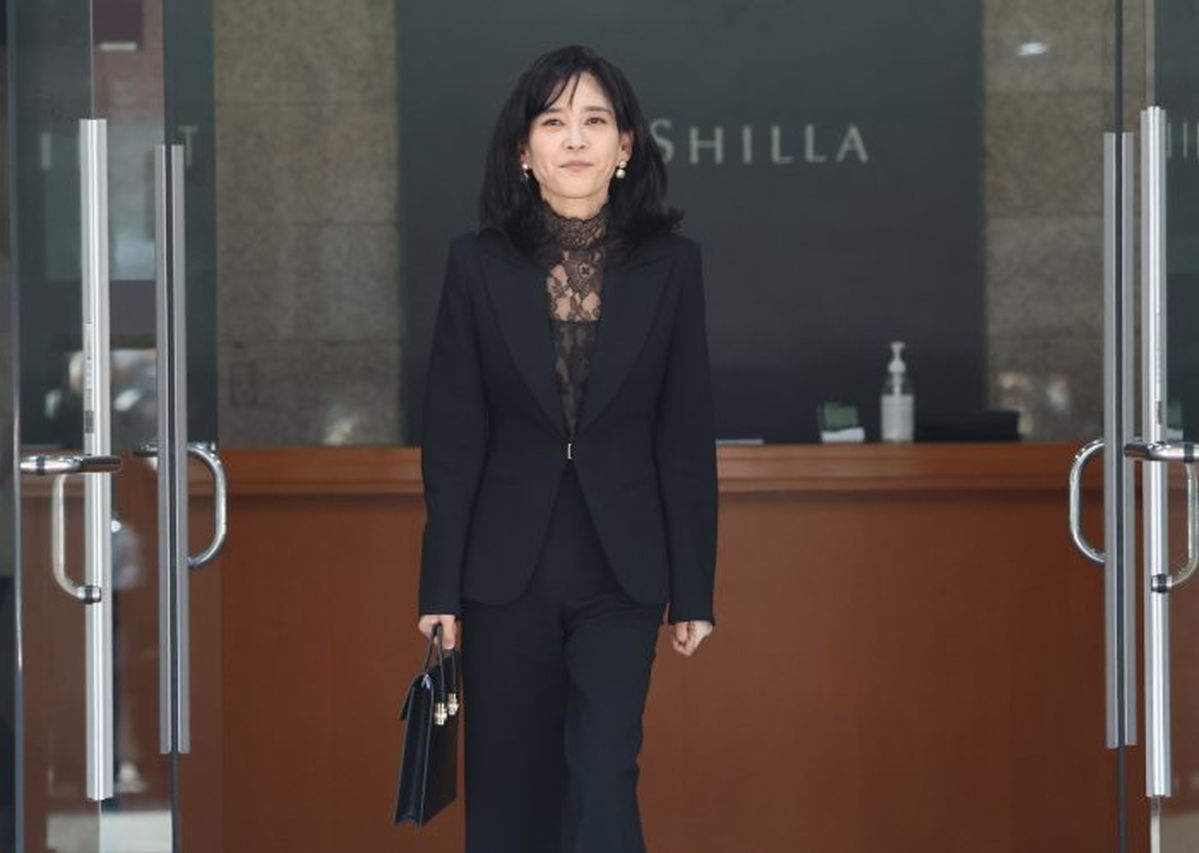 호텔신라 이부진 사장, 6연임 성공... ‘올블랙 패션’으로 주총장 압도