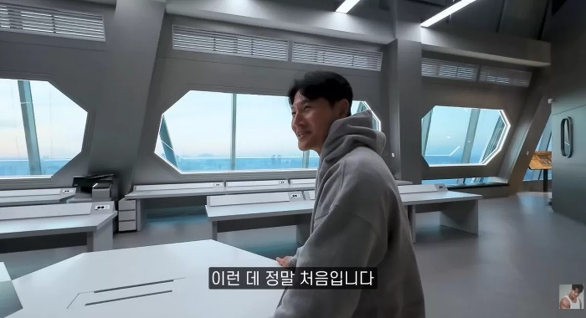 GD와 한솥밥 먹는 김종국, 소속사 신사옥 내부 공개 “SF영화 보는 줄”