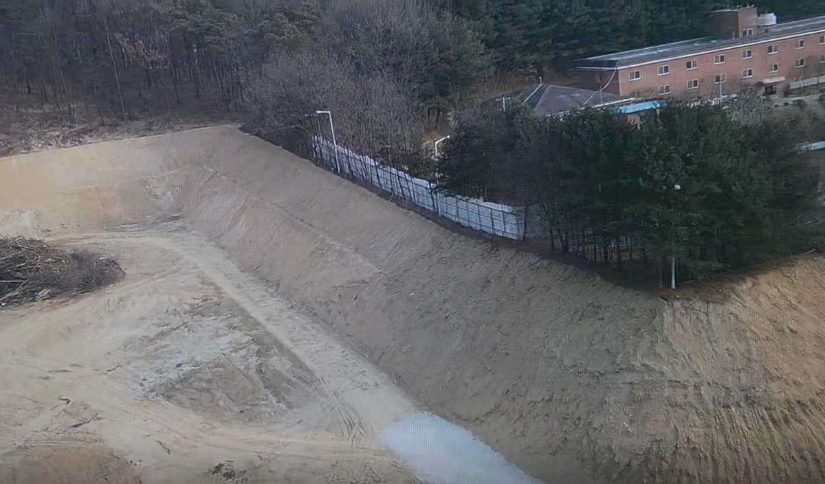 위생 중요한 맥주공장 옆에 ‘폐기물 선별시설’?... 청주시와 ‘법적 공방’까지 번졌다