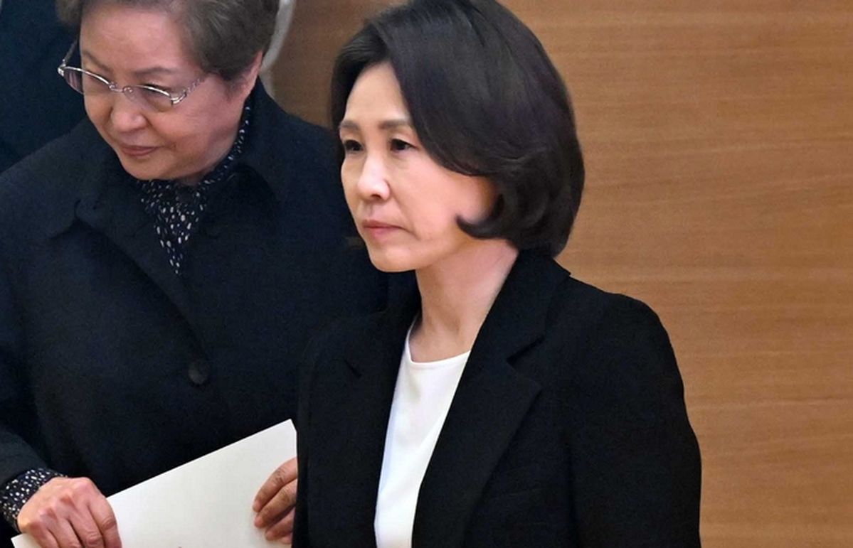 김혜경 여사, 문 전 대통령 장모상 조문... 