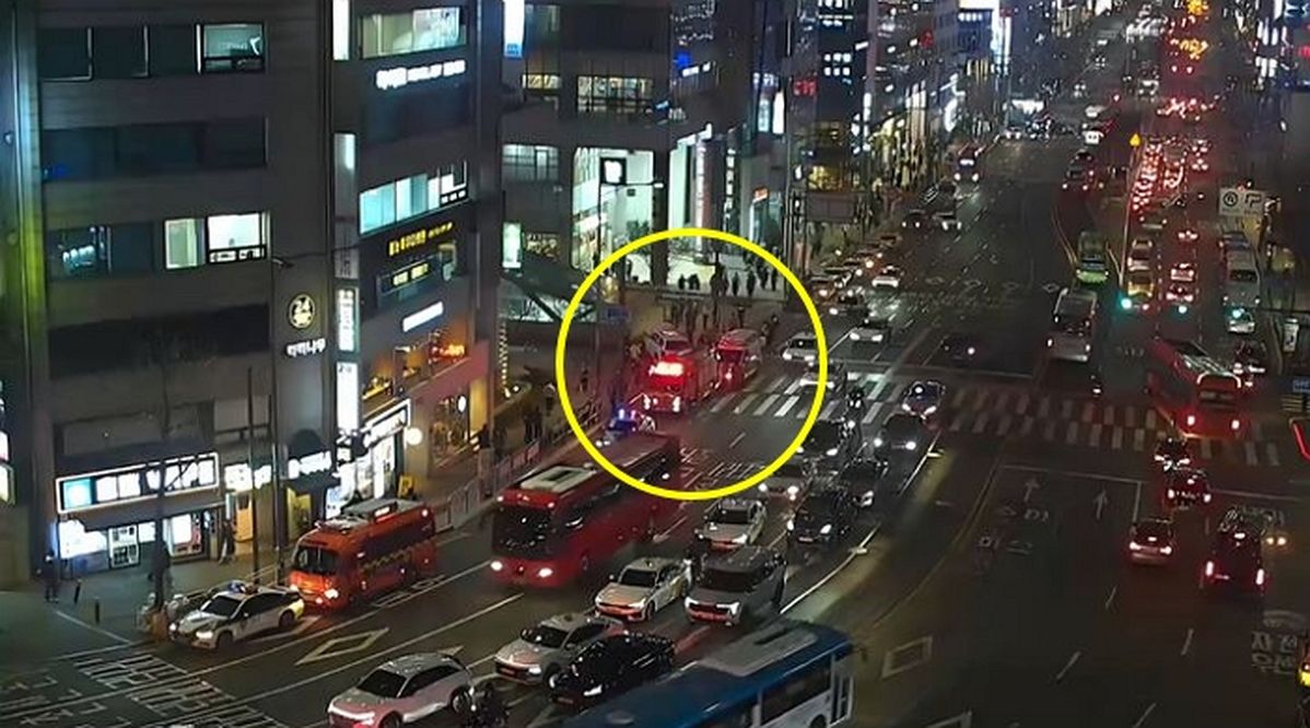 술 마시고 운전대 잡은 50대, ‘인도’로 돌진... 홍대 놀러온 일본인 관광객 덮쳤다