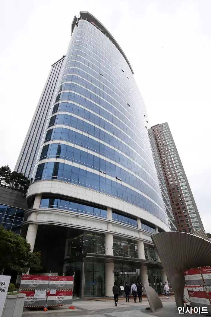 LG서울역빌딩 / 사진 = 인사이트