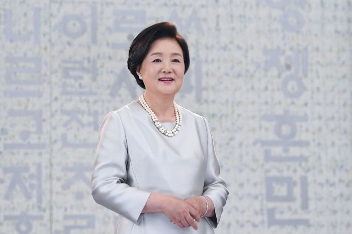 검찰, 김정숙 여사 ‘특활비 의상 구매 의혹’ 무혐의 종결