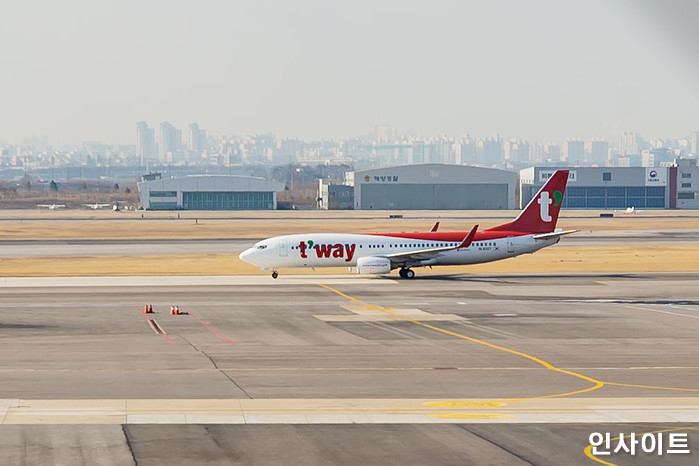 비행 중 '응급환자' 생명 구한 티웨이항공 승무원, 평소 받아온 '이 훈련'이 빛 발했다