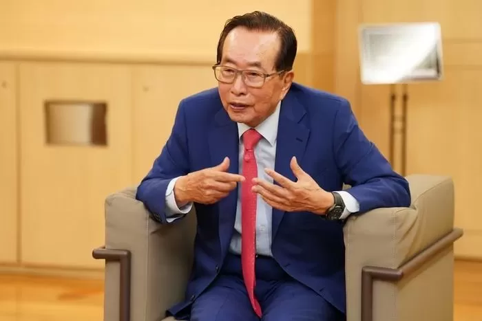 23일 경영에세이 '인생의 파도를 넘는 법' 출판 기념 강연 중인 김재철 동원그룹 명예회장 / 사진=동원그룹