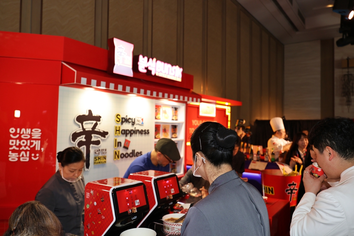 농심 2026 아시아 50 베스트 레스토랑 신라면 분식 부스 (1).jpg
