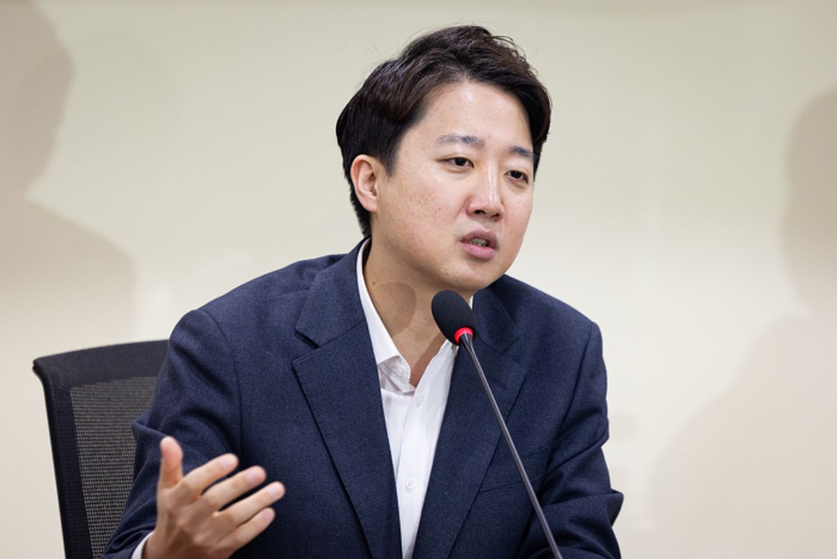 이준석, 美 국방매체에 기고... “호르무즈 파병 대신 무기 공급”
