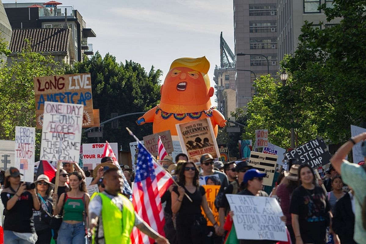 “우리 아들들 전쟁터서 돌려보내라” 전 세계 900만 명 집결, 거세지는 ‘반 트럼프’ 파도