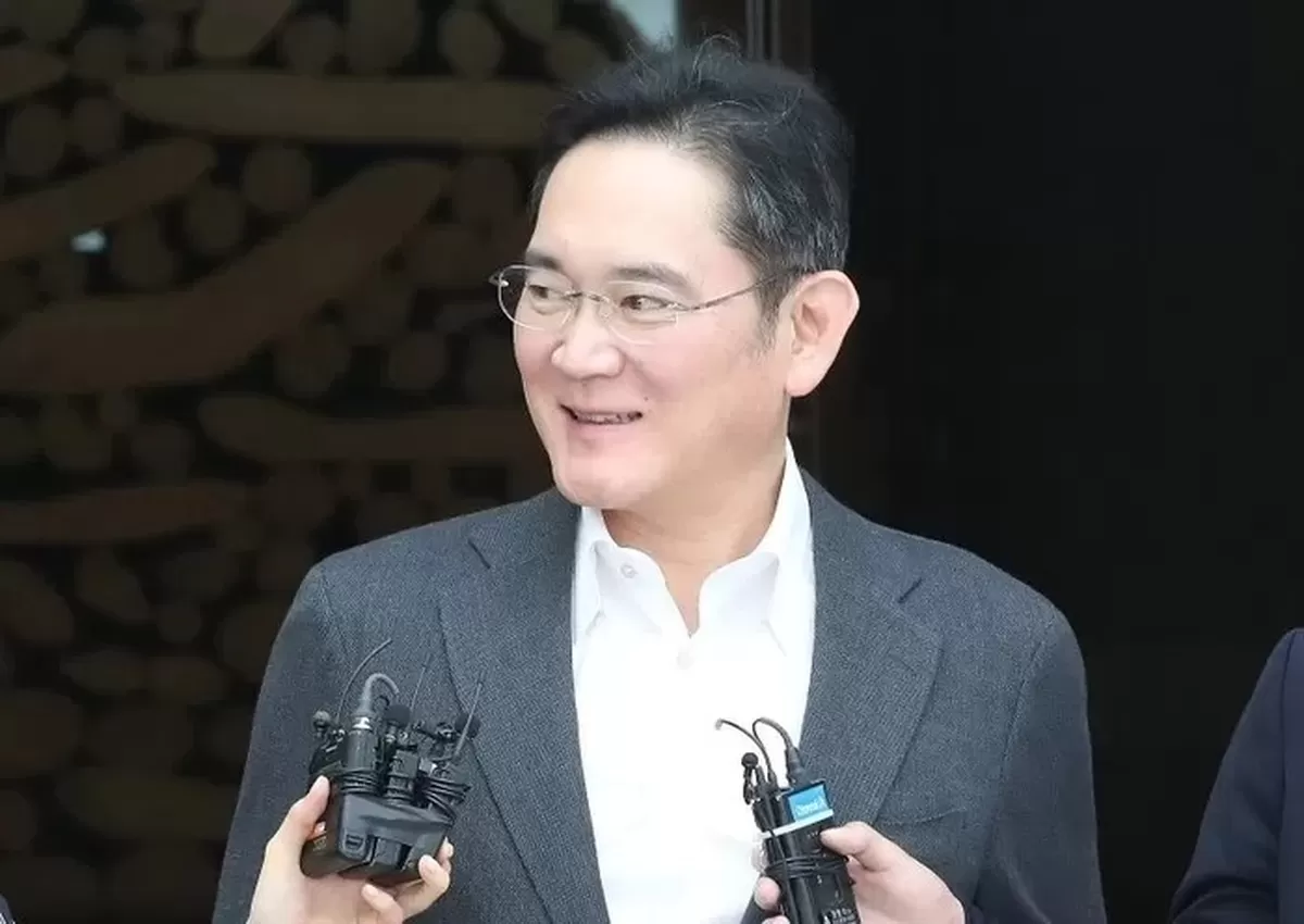 지난해 7월, 이재용 삼성전자 회장이 무케시 암바니 회장의 막내아들 결혼식에 참석한 뒤 귀국할 때 모습 / 뉴스1