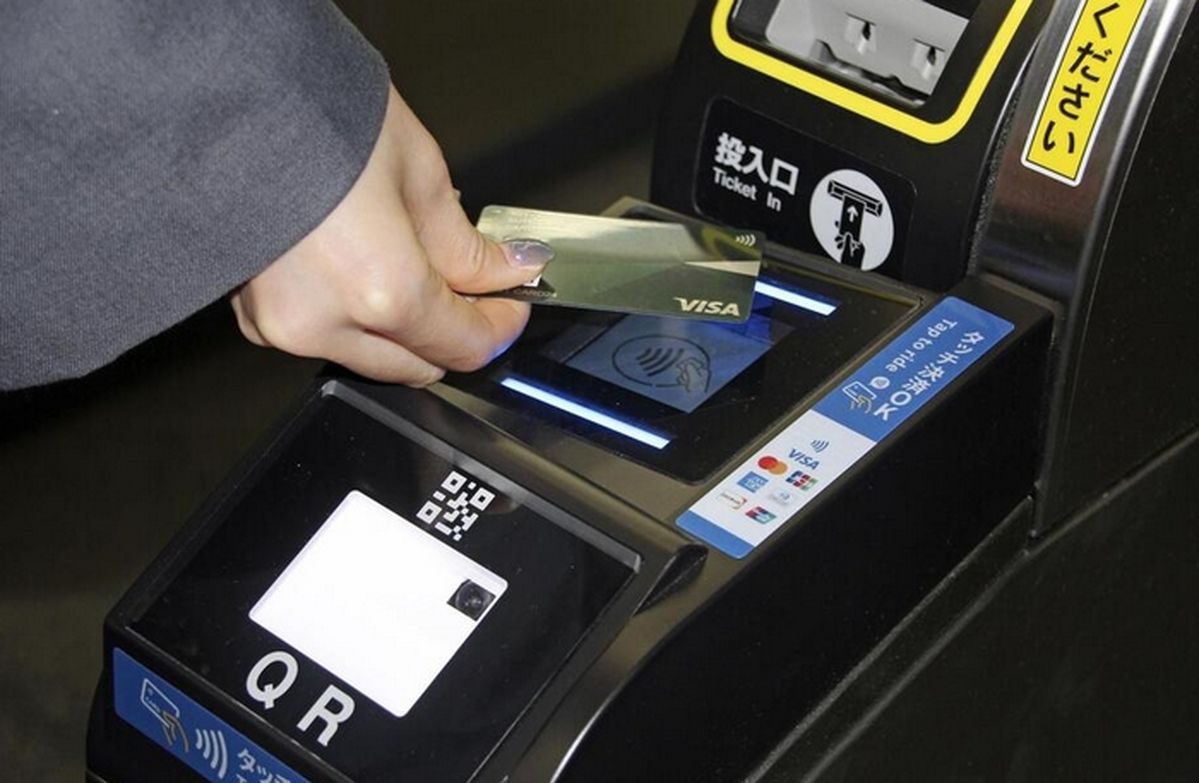 이제 日 도쿄 지하철·전철 50개 노선, 편하게 ‘신용카드’ 찍고 탄다