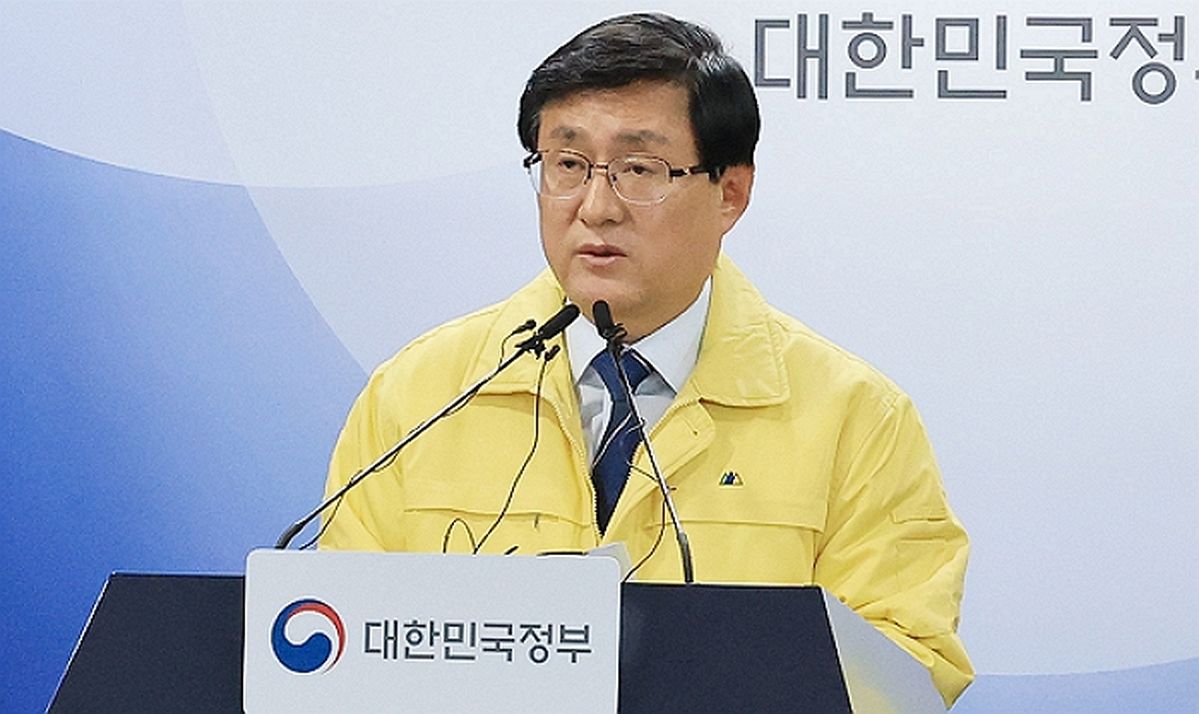 기후부 장관 “종량제 봉투, 마스크처럼 1인당 판매 제한하자”