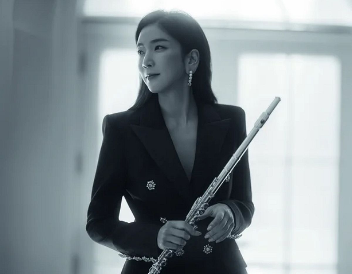 '정용진 부인' 한지희, 플루트 데뷔 앨범 발매... 