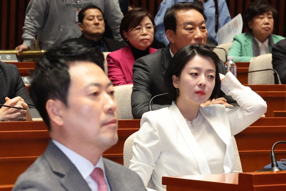 국힘 서울 지지율 13%로 급락, 배현진 