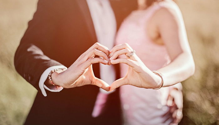 "가장 행복한 커플은 누구일까?"…사진으로 알아보는 '애정' 테스트