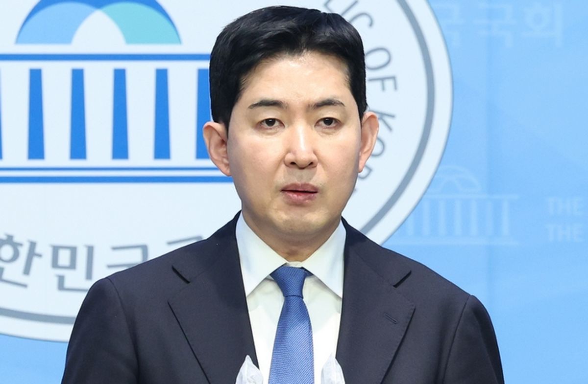 ‘땅콩 회항 폭로’ 박창진, 한국공항공사 자회사 임원 취임... “고향 돌아와”