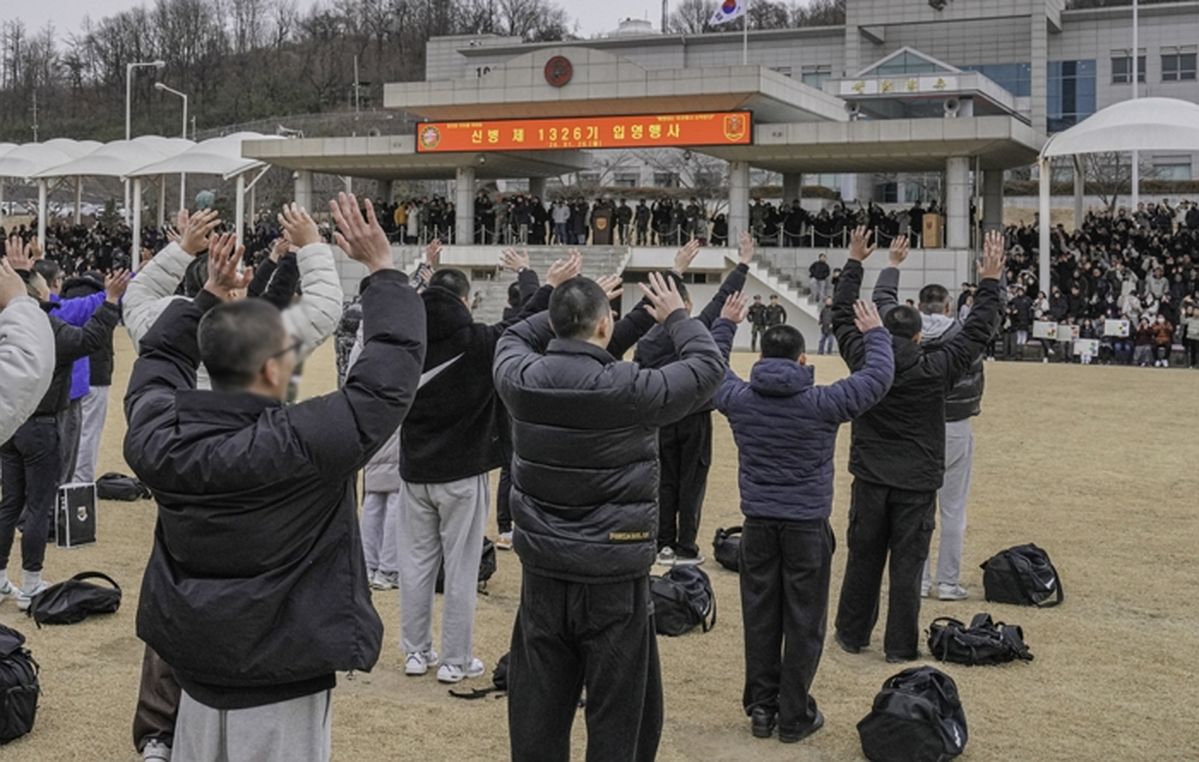 “해외에서 38세까지 버텼는데 ”... 이제 43까지 군대 간다