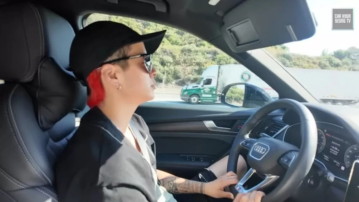 에프엑스 엠버, 팔뚝 뒤덮은 문신…美에서 자유분방한 근황