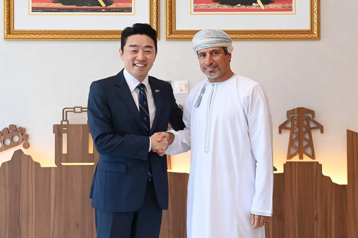 연단, 텍스트의 이미지일 수 있음