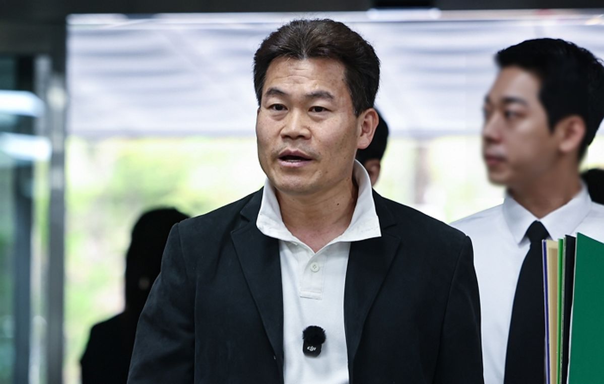 전한길, ‘이재명·이준석 명예훼손’ 구속영장 기각... 살아났다