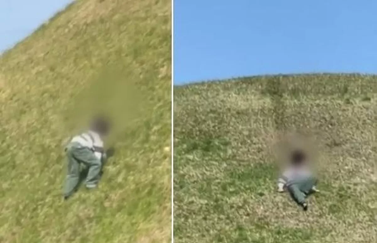 경주 고분이 미끄럼틀? '무개념' 아이 행동에 시민들 뿔났다