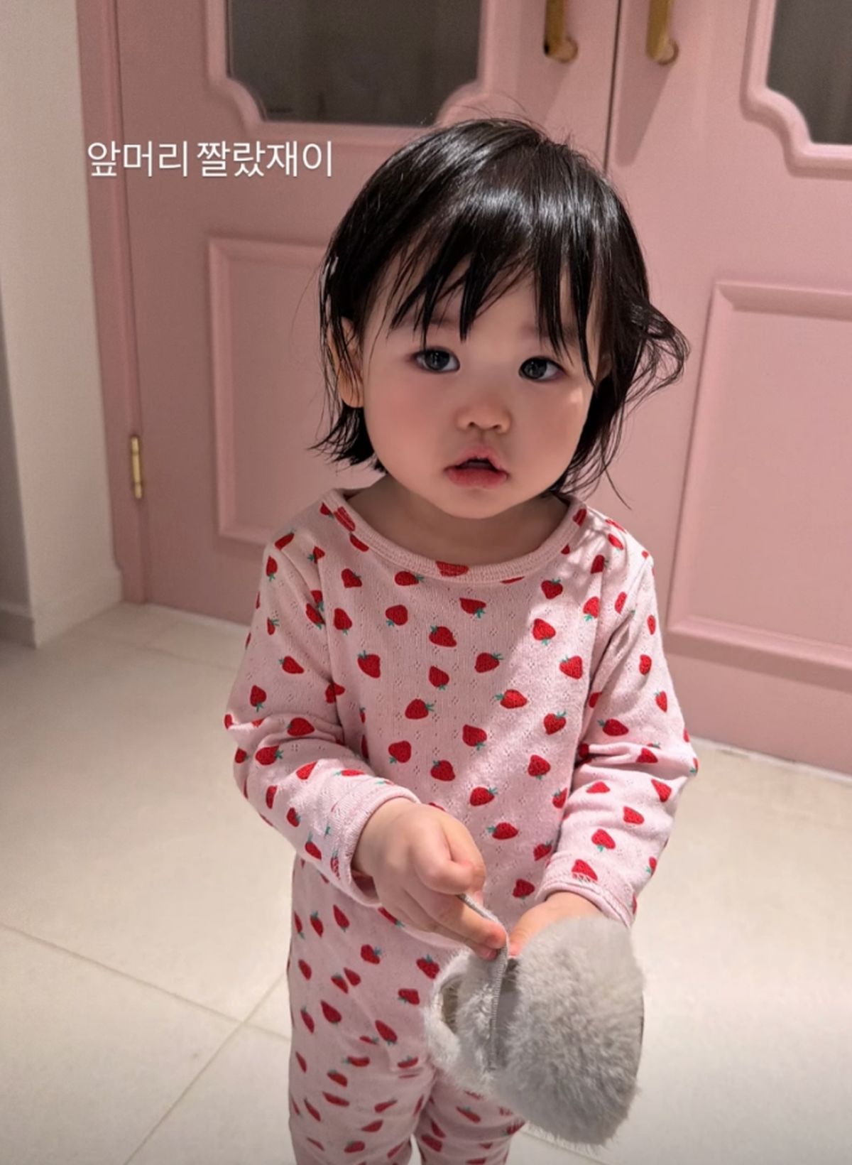 '박수홍♥김다예' 딸 재이, 광고업계 사로잡은 '인형 비주얼' 화제