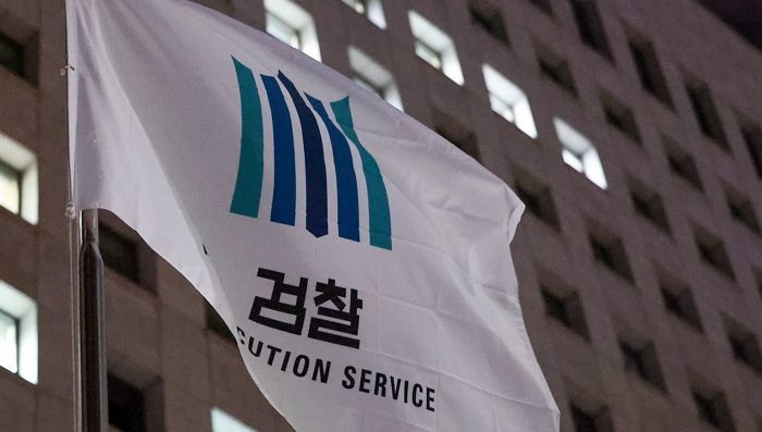 'BJ 추행 혐의' 유명 걸그룹 멤버 오빠, 구속영장 반려... 