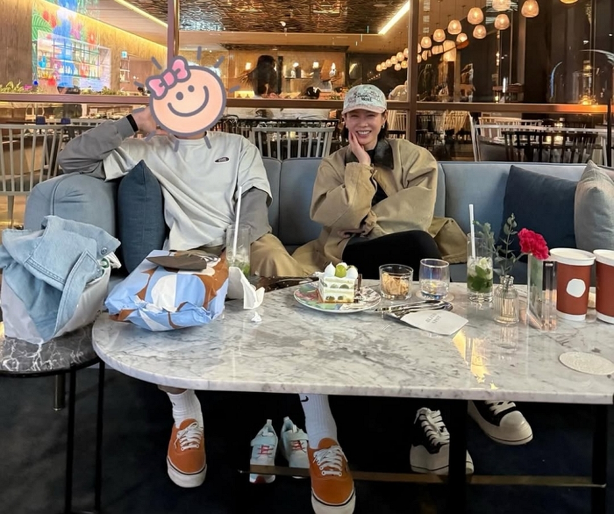 점점 구도를 잡아서 사진을 찍어주는 아들📸물론 바닥이 더 많이 나올때도 초점이 안 맞을 때도 있지만 이 정도는 예술작품 정도가 아닐까.. 싶은 심하게 감동하는 엄마의 마.jpg