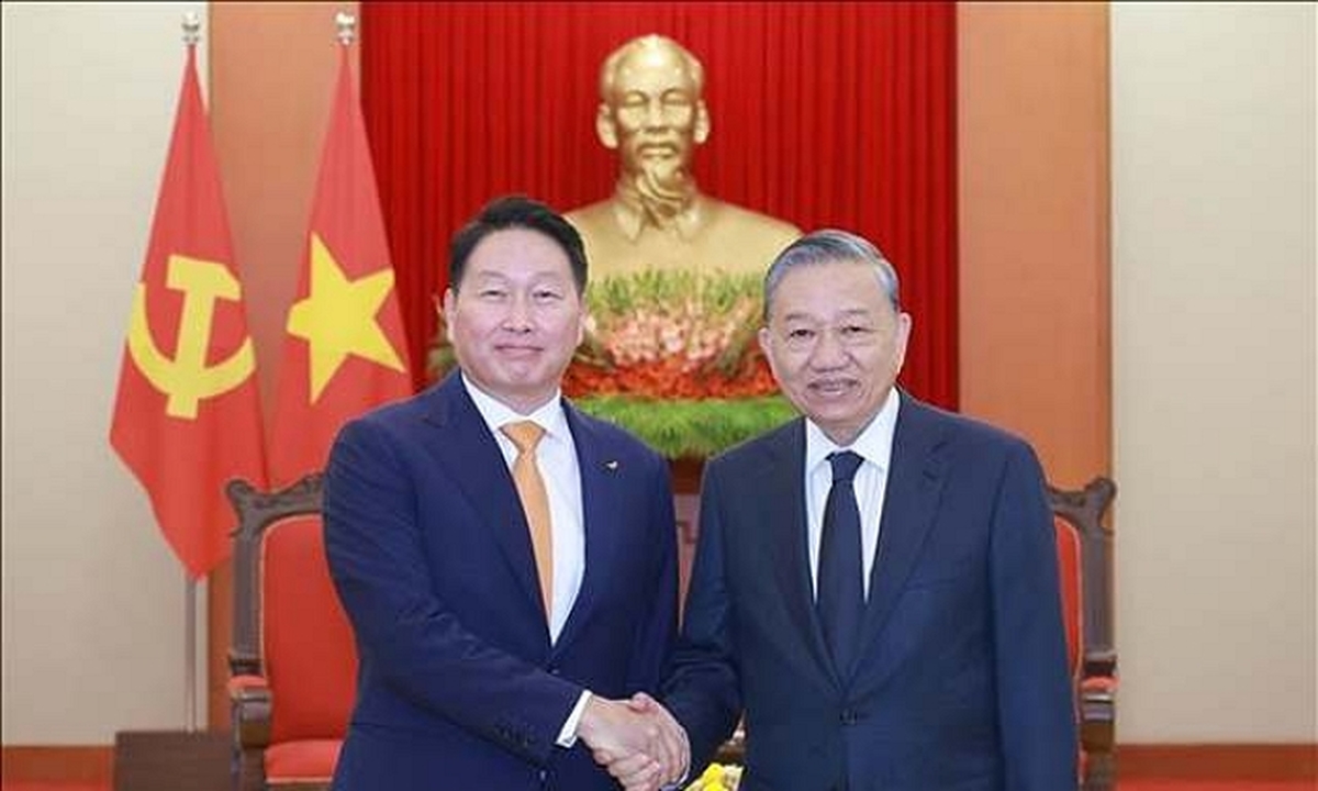 뀐랍 LNG·NIC 잇는 SK 베트남 전략...최태원 현지 존재감 커졌다