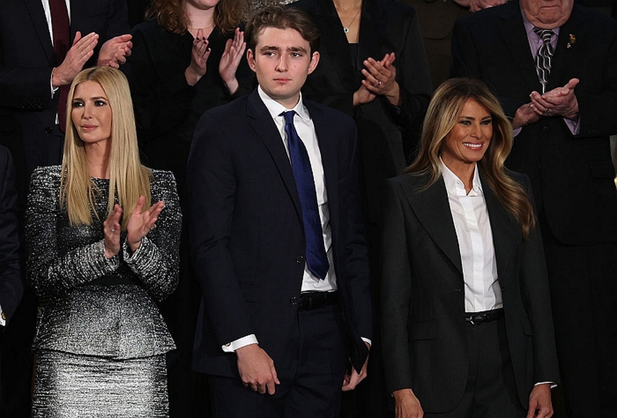 재벌 3세 배런 트럼프가 12만 원짜리 '싸구려 가방'만 메는 반전 이유