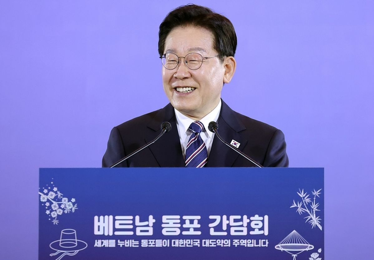 李대통령 지지율 69% ‘고공행진’... 국민의힘은 15%로 ‘역대 최저’ [NBS]