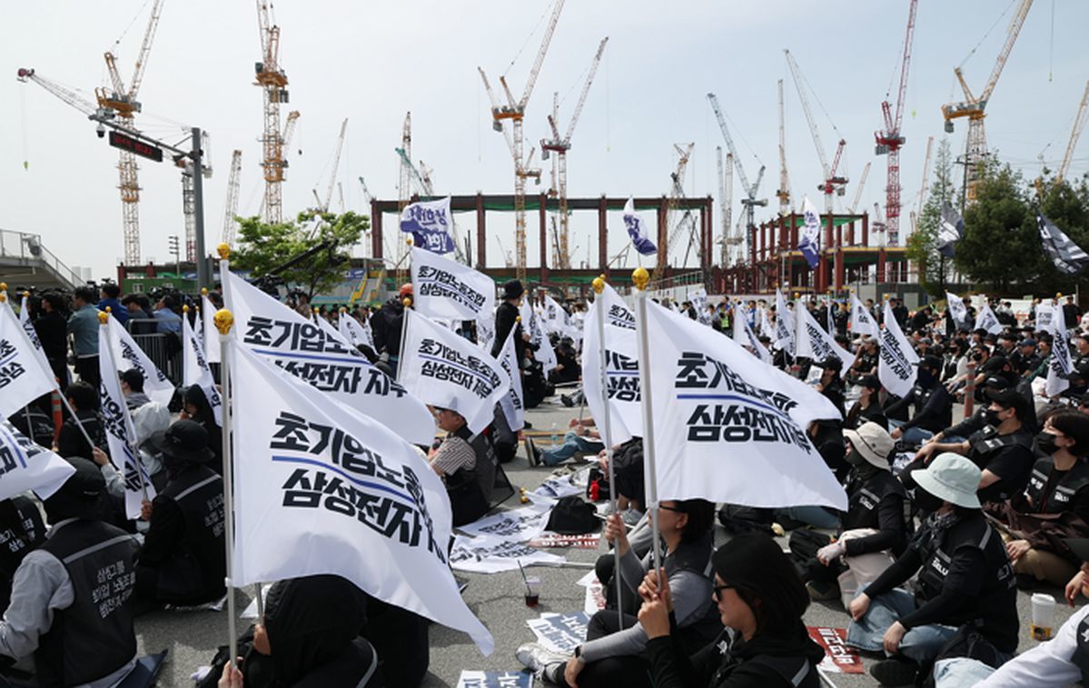 노조 '파업 참여 강요' 논란에... 삼성전자, 부서원 근태조회 기능 전면 중단