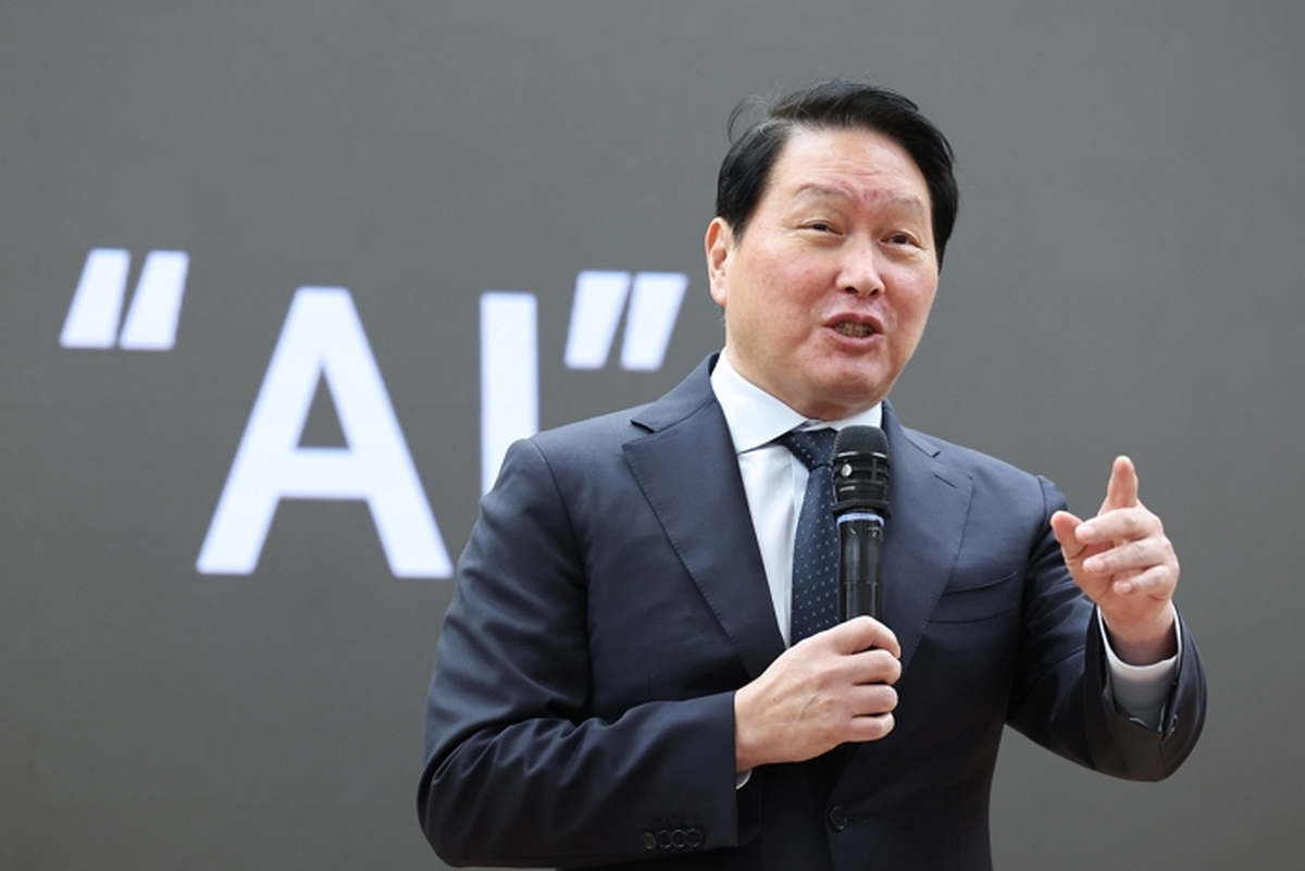 최태원 회장, 국회서 AI 생존전략 제시...메모리·전력·데이터센터까지 짚었다