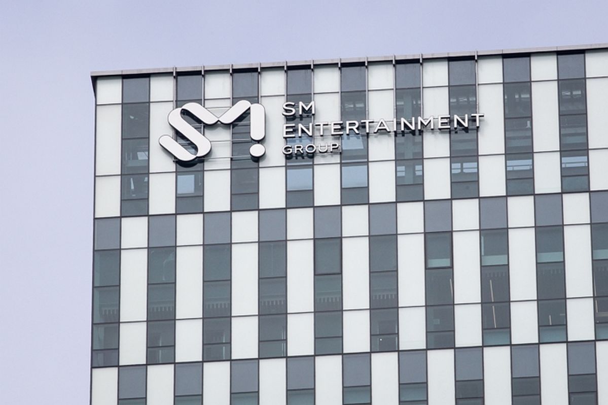 SM, 에스파·엑소·레드벨벳 비방한 ‘탈덕수용소’에 승소... 1.7억 받는다