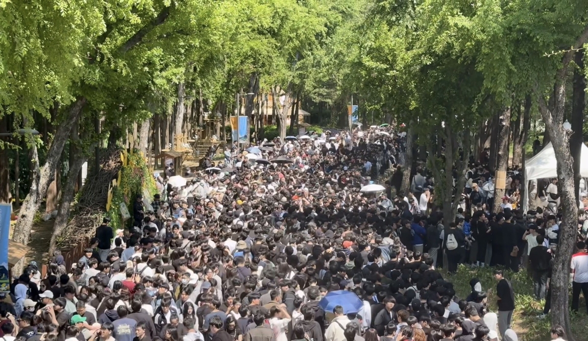 origin_서울성수동에몰려든포켓몬인파에…행사긴급중단.jpg