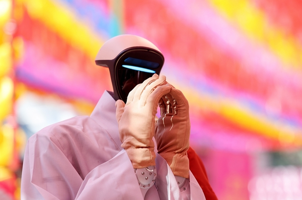 origin_합장하는로봇가비스님.jpg