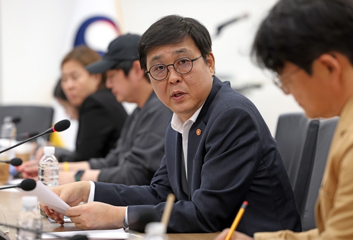 origin_발언하는최휘영문체부장관.jpg