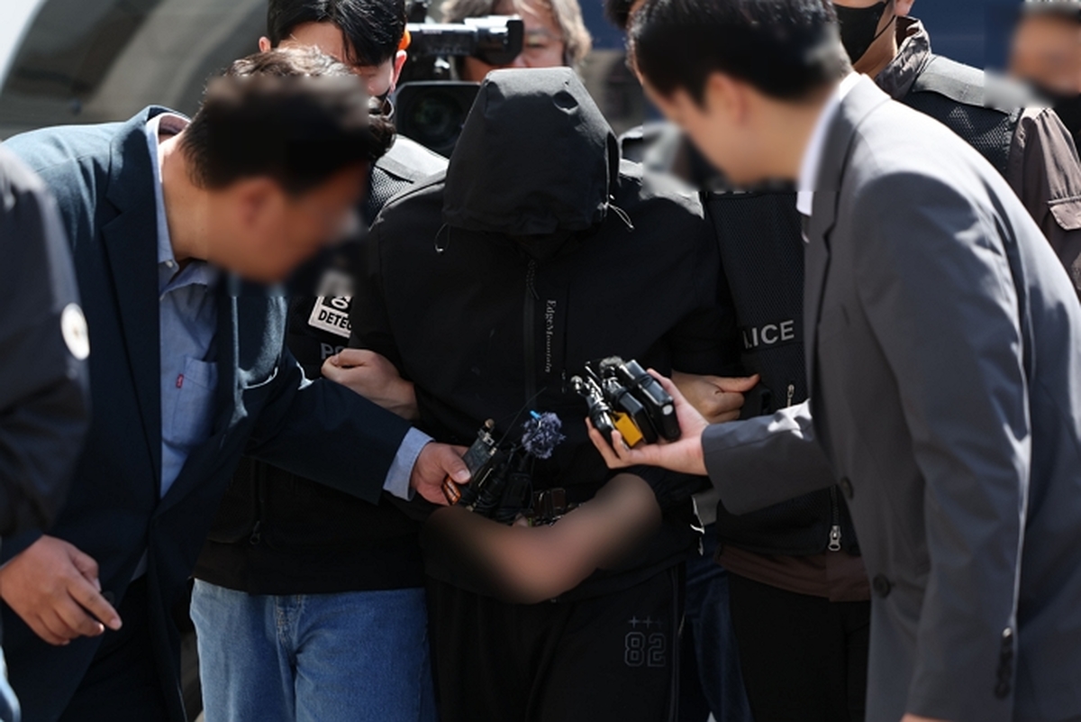 origin_영장심사출석하는여고생살해피의자.jpg