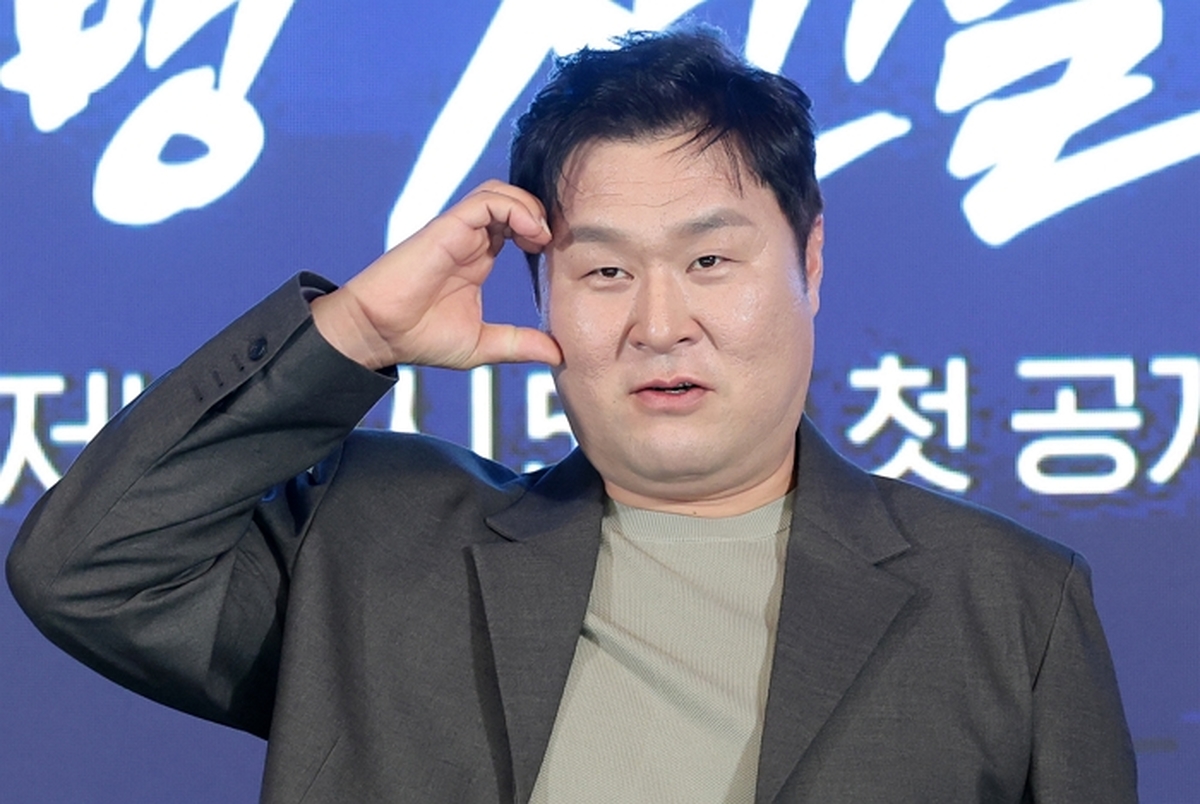 origin_윤경호귀요미볼하트.jpg
