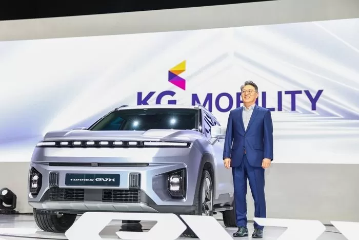 지난 2023년 3월 30일 경기도 고양 킨텍스에서 열린 '2023 서울모빌리티쇼’ 프레스데이 행사에서 전기차 토레스 EVX를 소개하는 곽재선 회장