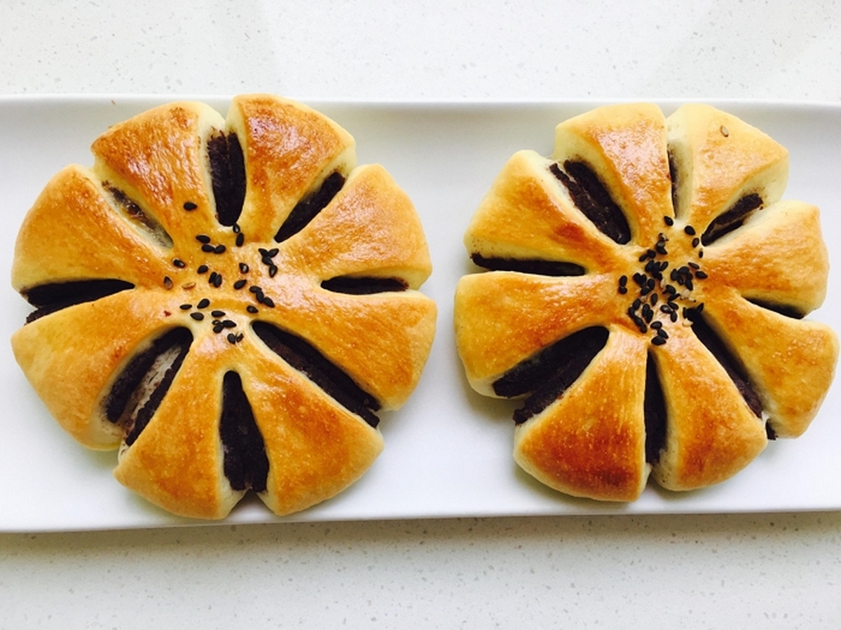 zhaona1206-bean-paste-bread-1702893_1920.jpg