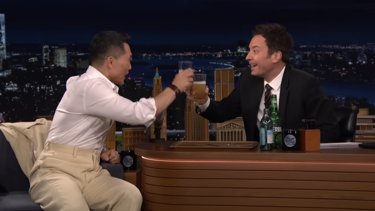 Daniel Dae Kim Teaches Jimmy How to Do a Soju Bomb, Talks KPop Demon Hunters & K-Everything 9-31 screenshot.png