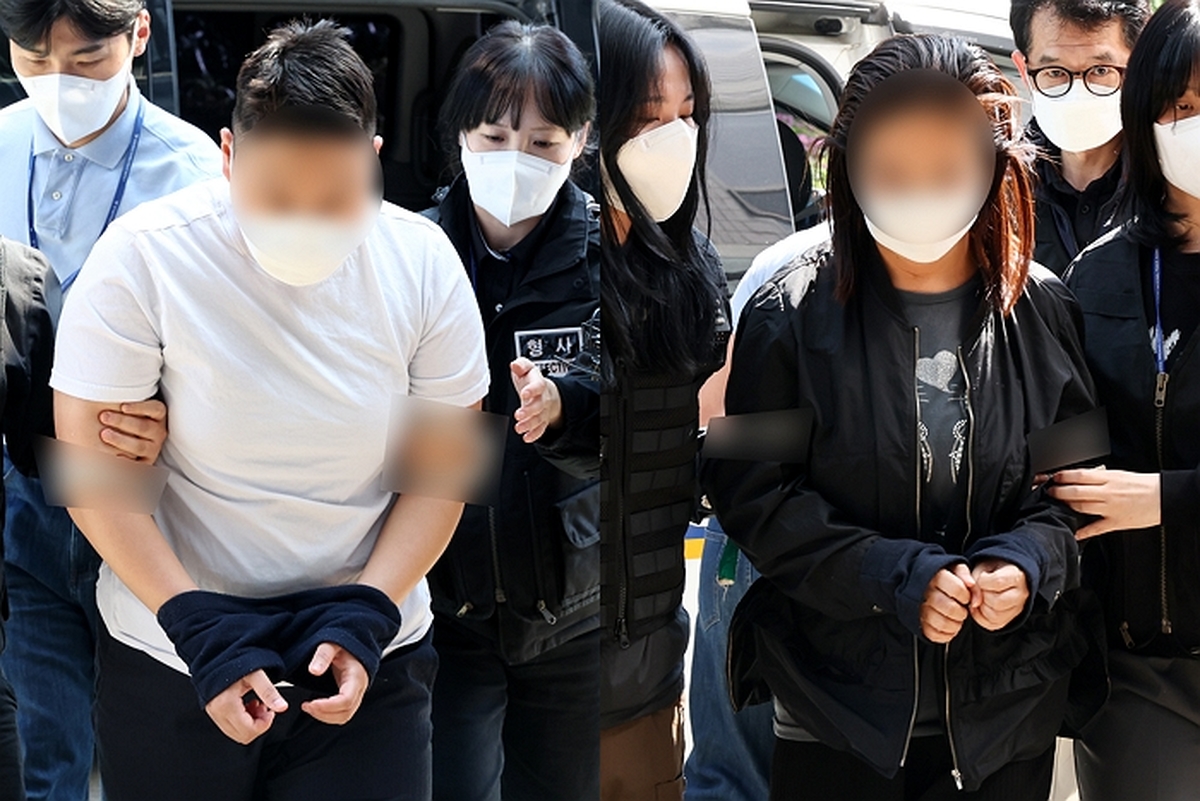 약물을 탄 술로 남편을 살해하려 한 태권도장 직원 40대 여성 B 씨(오른쪽)와 공범 20대 여성 관장 A 씨 / 뉴스1