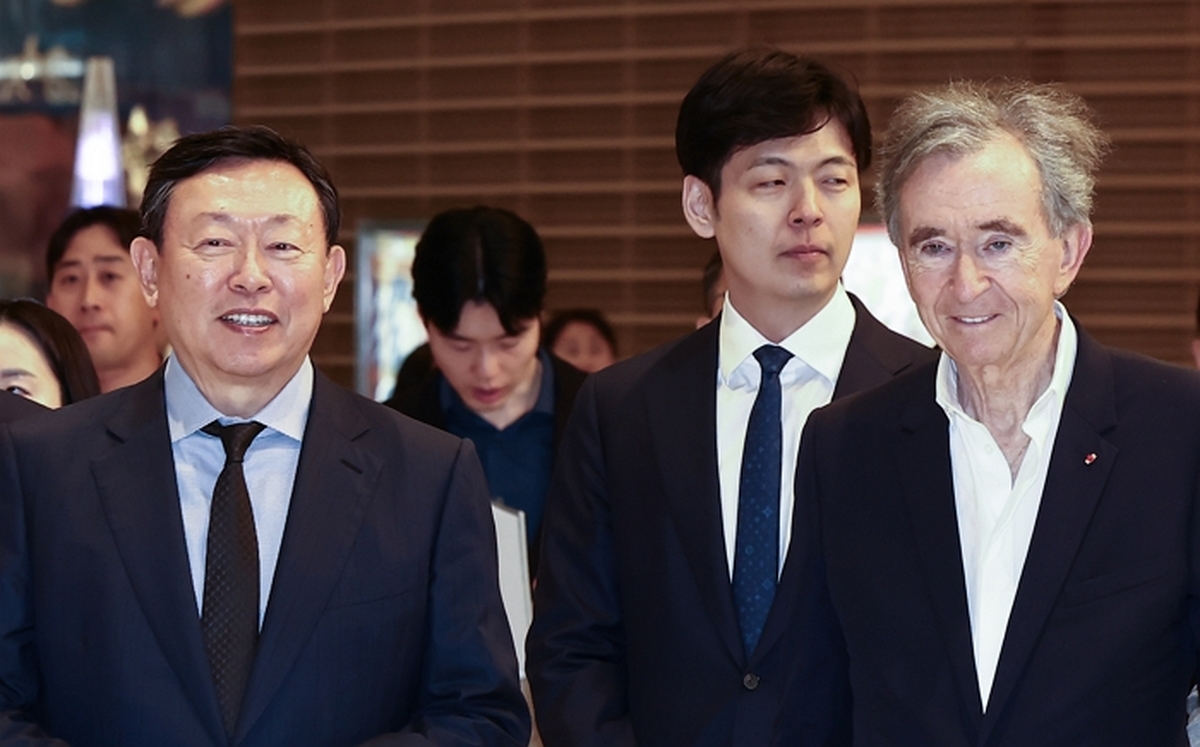 origin_신세계이어롯데루이비통매장찾은아르노家.jpg