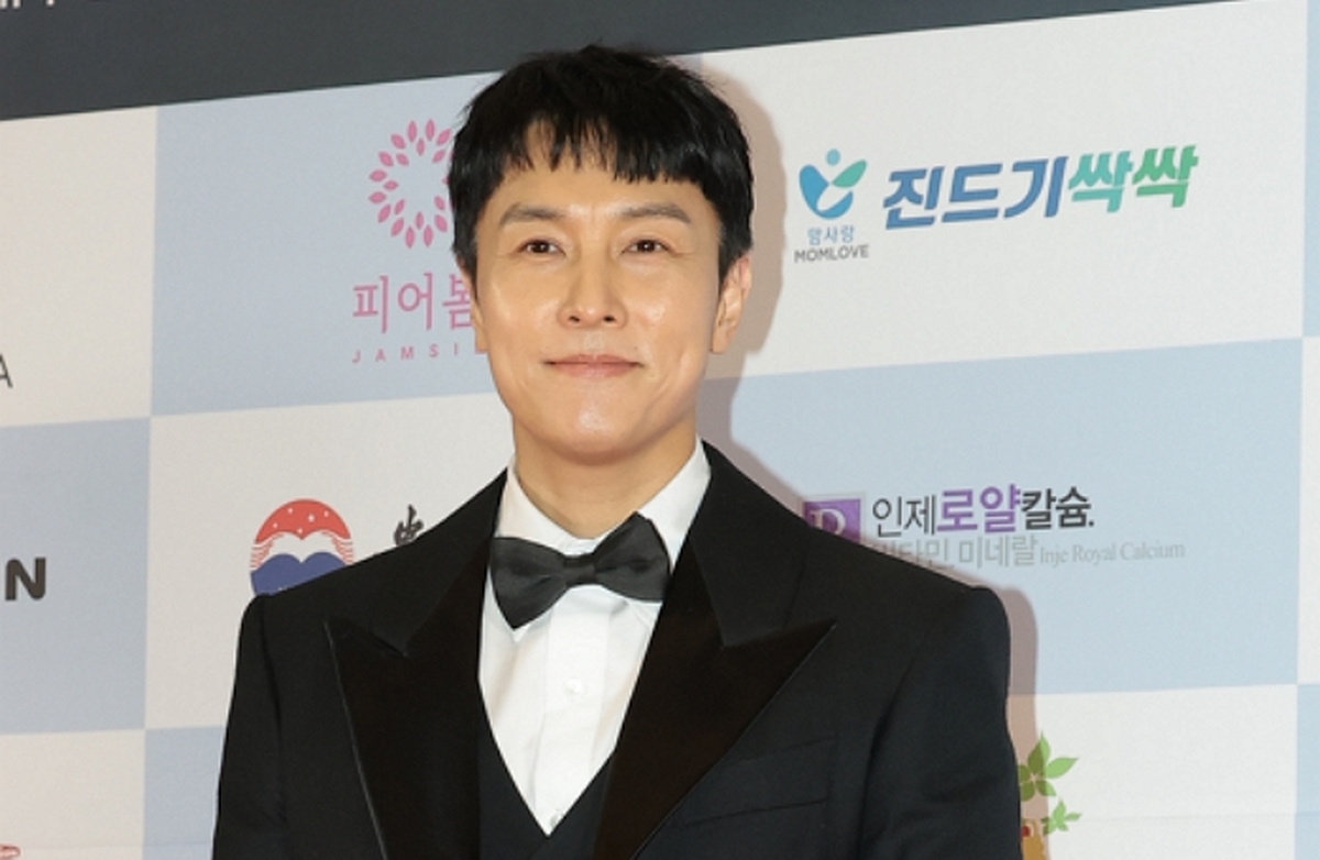 origin_신화김동완서울국제영화대상MC.jpg