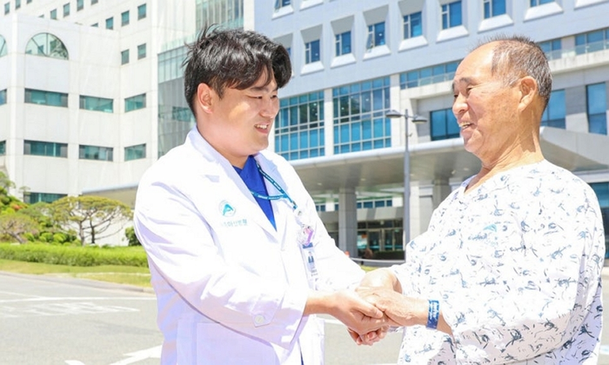김세훈 방사선사와 최돈기씨 / 강릉아산병원