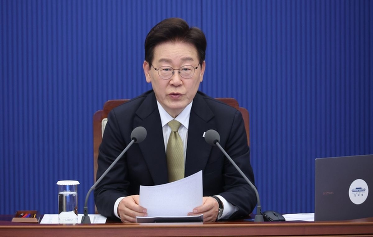 李대통령 “불법 사채업자 형사처벌... 이자 60% 넘기면 원금 안 갚아도 돼”
