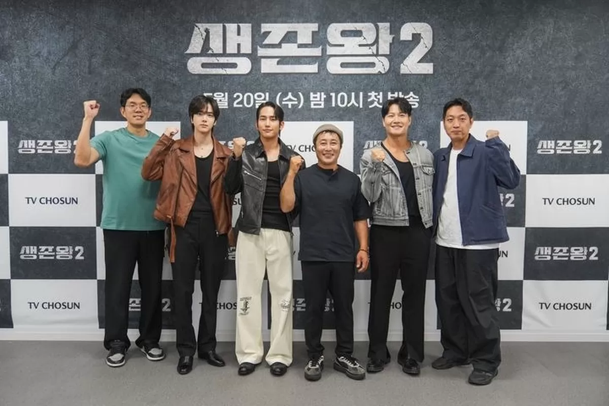 [서울=뉴시스] 20일 서울 금천구 TV조선 가산스튜디오에서 열린 생존왕2 기자간담회에서 김종국, 김병만, 육준서, 더보이즈 영훈과 제작진이 포즈를 취하고 있다. (사진=TV...