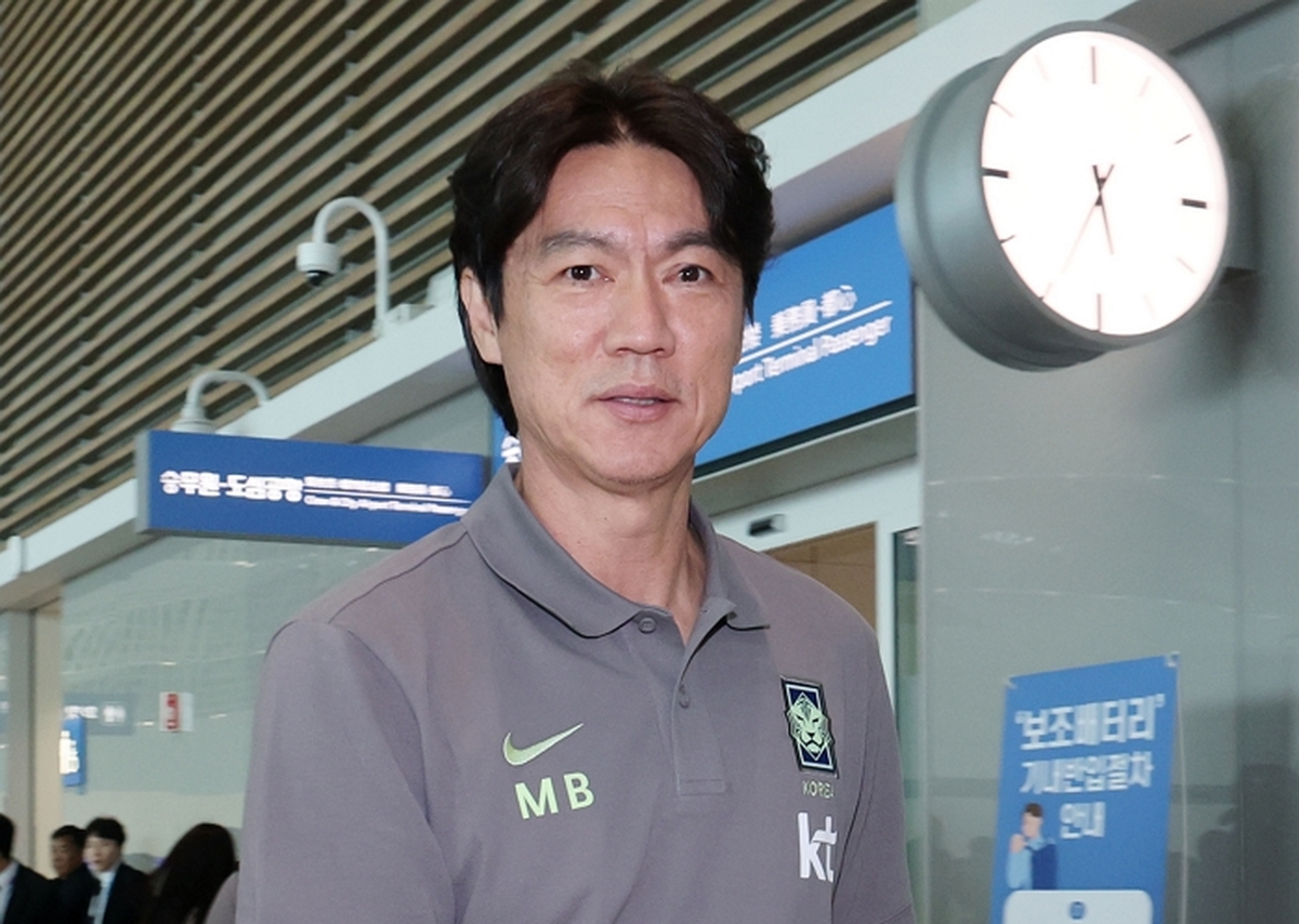 origin_출국하는홍명보감독좋은결과얻고올게요.jpg