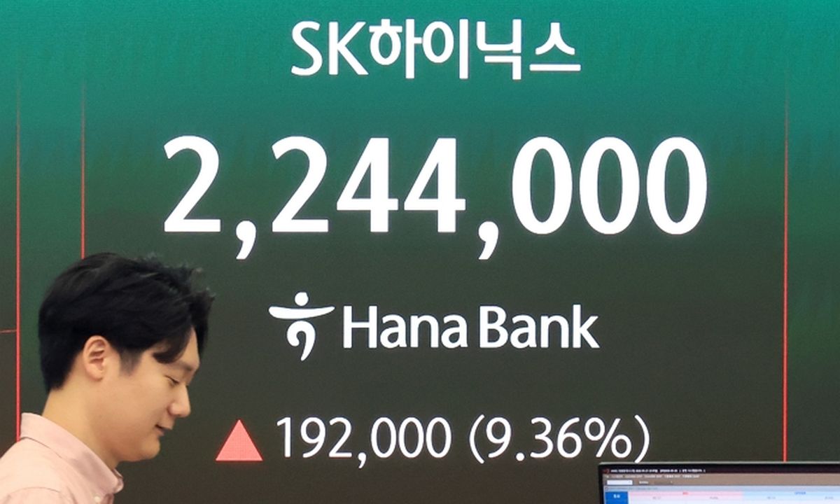 SK하이닉스, 시총 1조달러 돌파... 삼전 이어 두번째