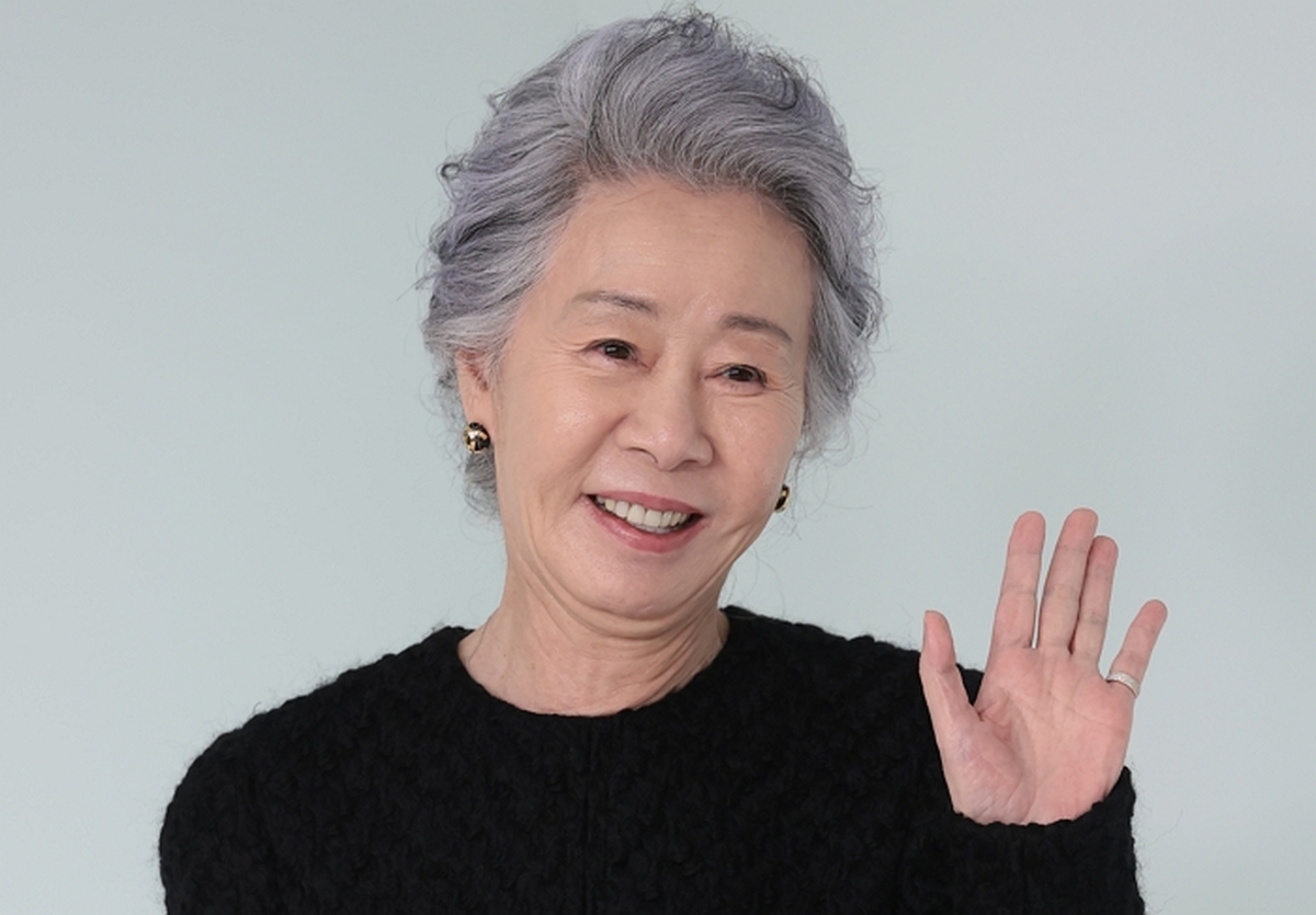 origin_윤여정고운미소.jpg